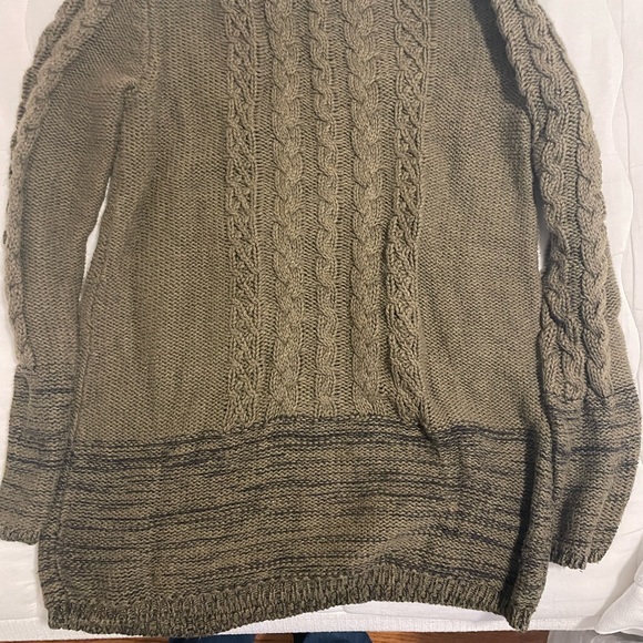 Women’s Project sweater in Olive Green - Picture 2 of 2
